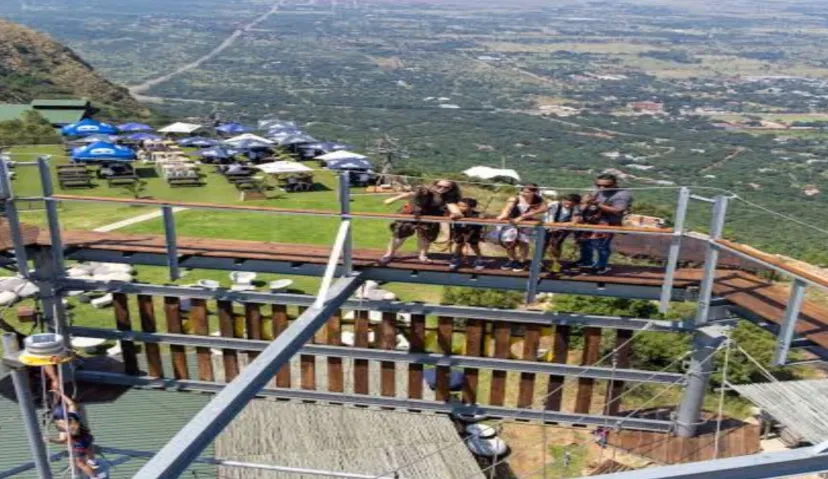 Hartbeespoort Dam and Cableway 3